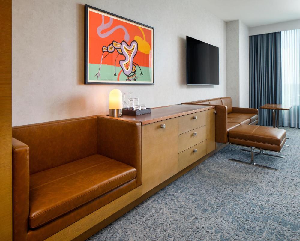 Deluxe King Room interior